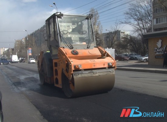 Еще одну дорогу в Волгограде начали ремонтировать раньше срока